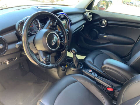 2017 MINI Hardtop 4 Door Cooper