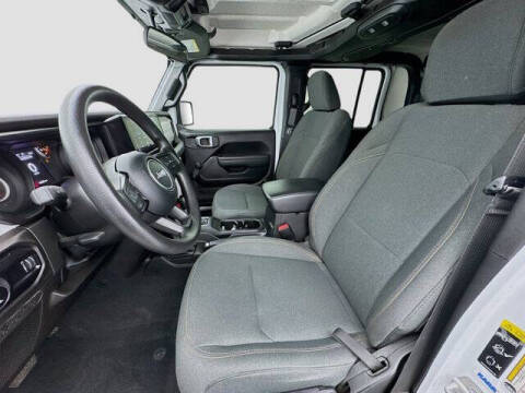 2024 Jeep Gladiator Sport