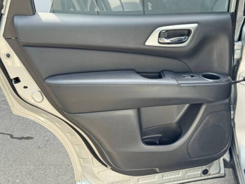 2020 Nissan Pathfinder Platinum