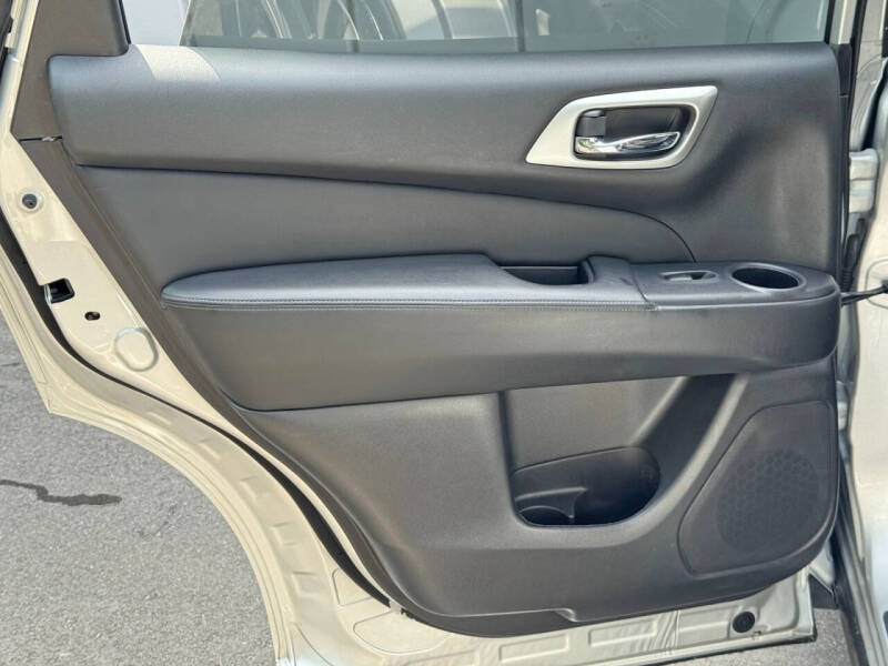 2020 Nissan Pathfinder Platinum