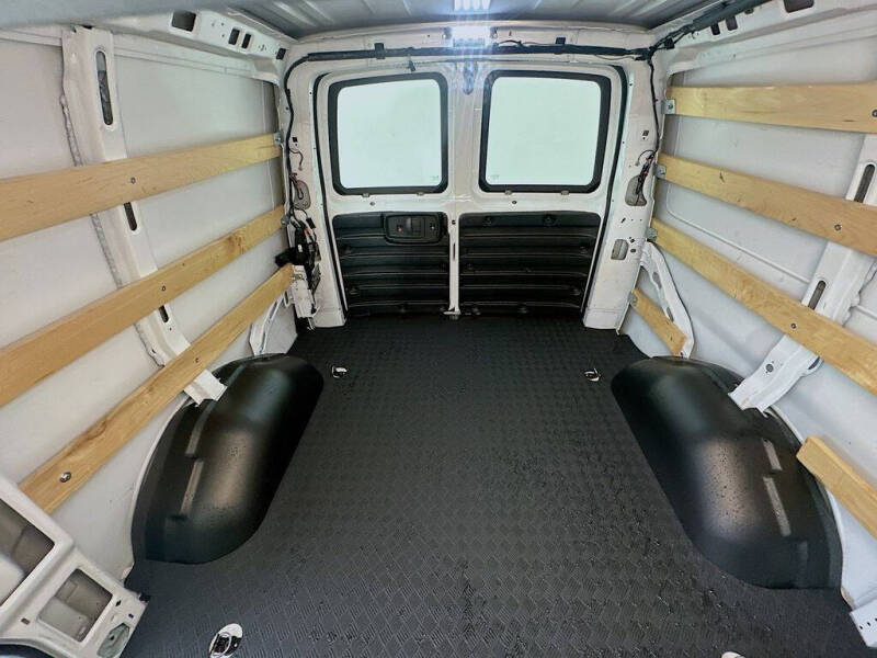 2024 Chevrolet Express 2500