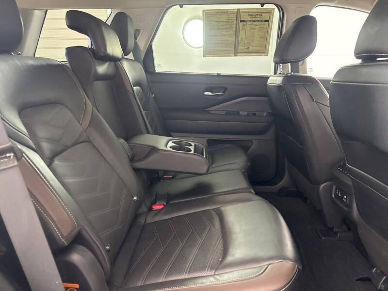2025 Nissan Pathfinder Platinum