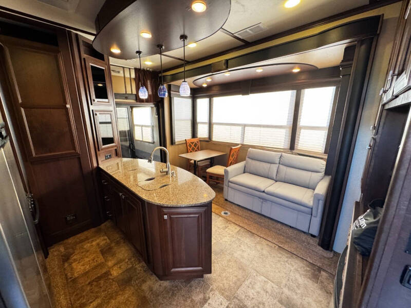 2014 Keystone RV Voltage