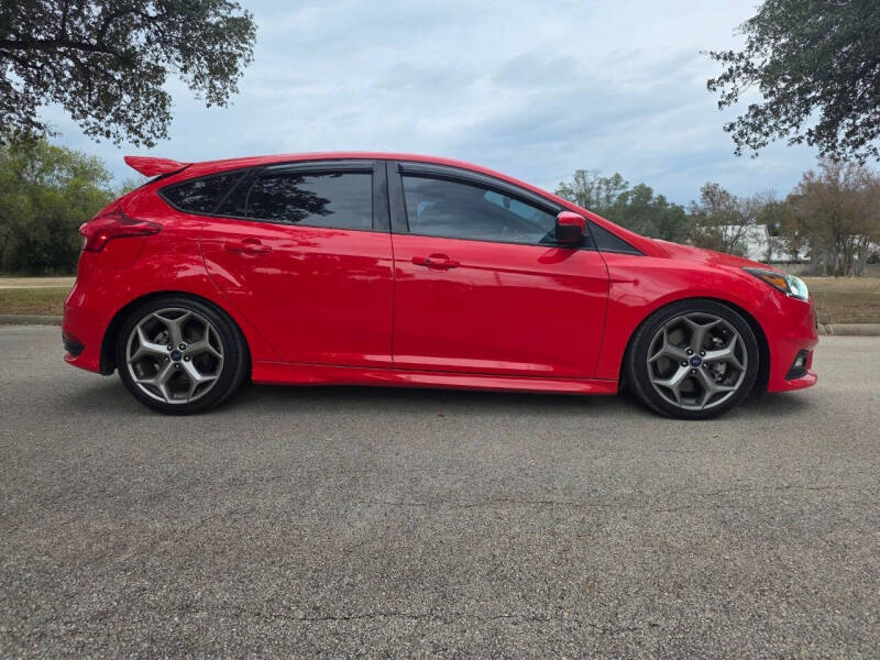 2017 Ford Focus ST