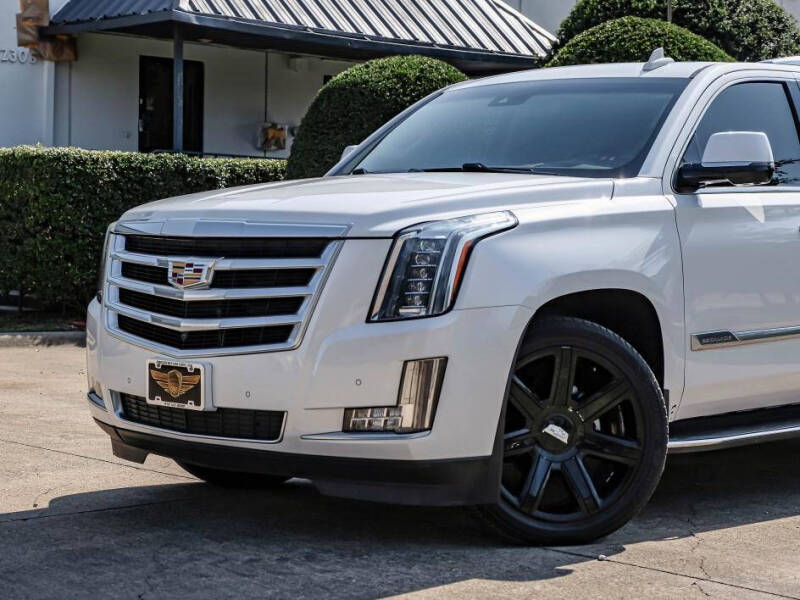 2016 Cadillac Escalade ESV Luxury Collection