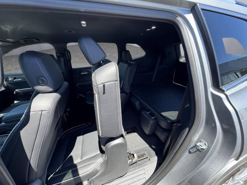 2025 GMC Acadia Denali