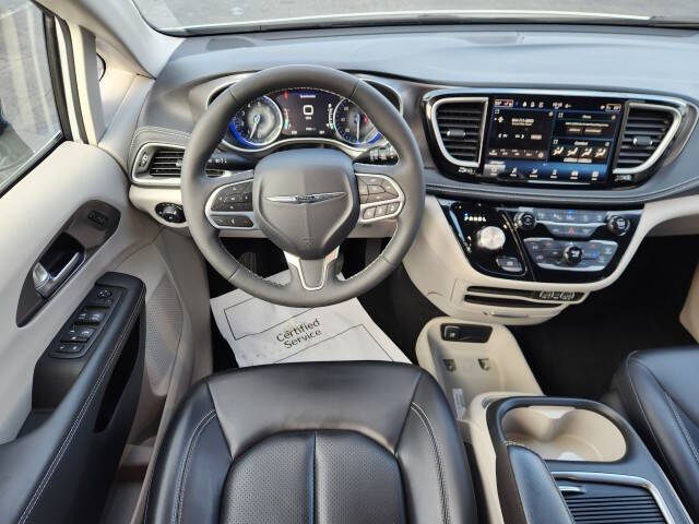 2024 Chrysler Pacifica Touring L