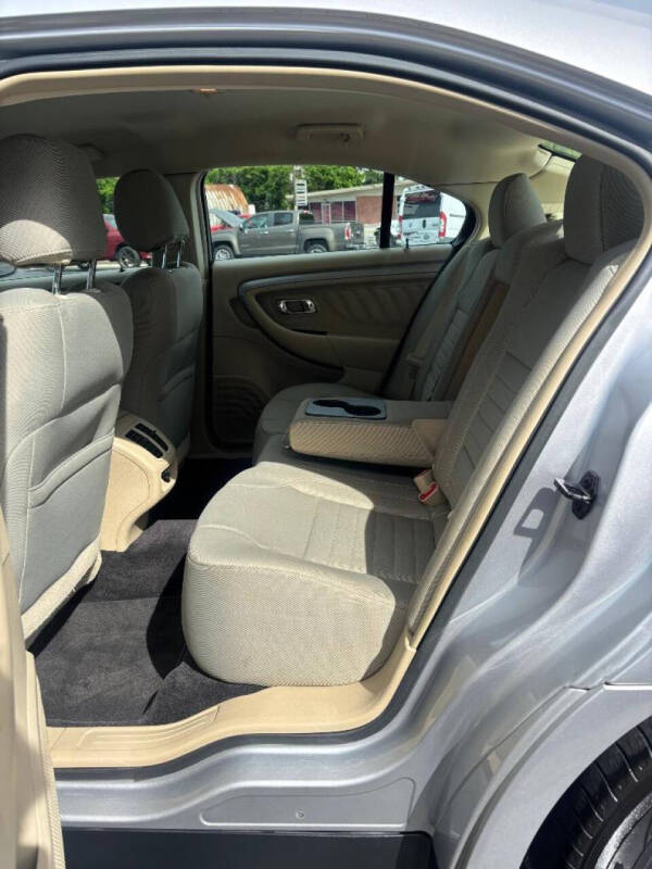 2018 Ford Taurus SE
