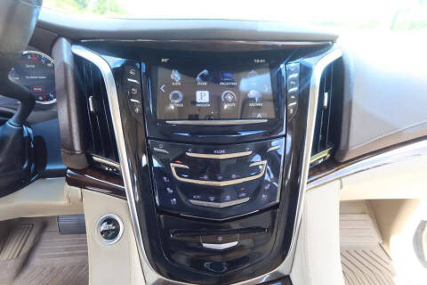 2016 Cadillac Escalade Luxury Collection
