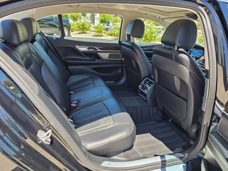 2018 BMW 7 Series 740i