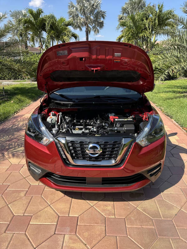 2020 Nissan Kicks SR