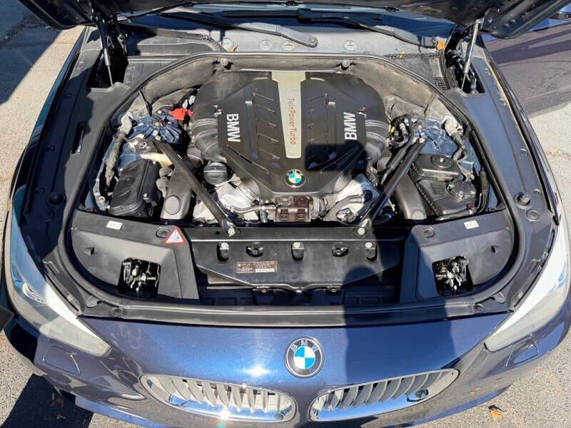 2012 BMW 5 Series 550i xDrive Gran Turismo