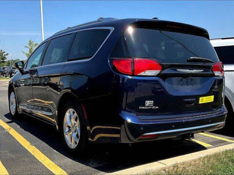 2017 Chrysler Pacifica Touring-L Plus