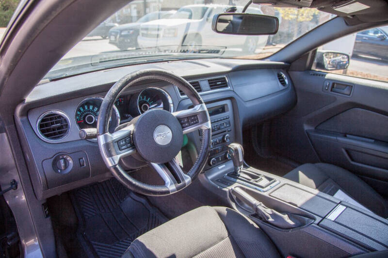 2013 Ford Mustang V6