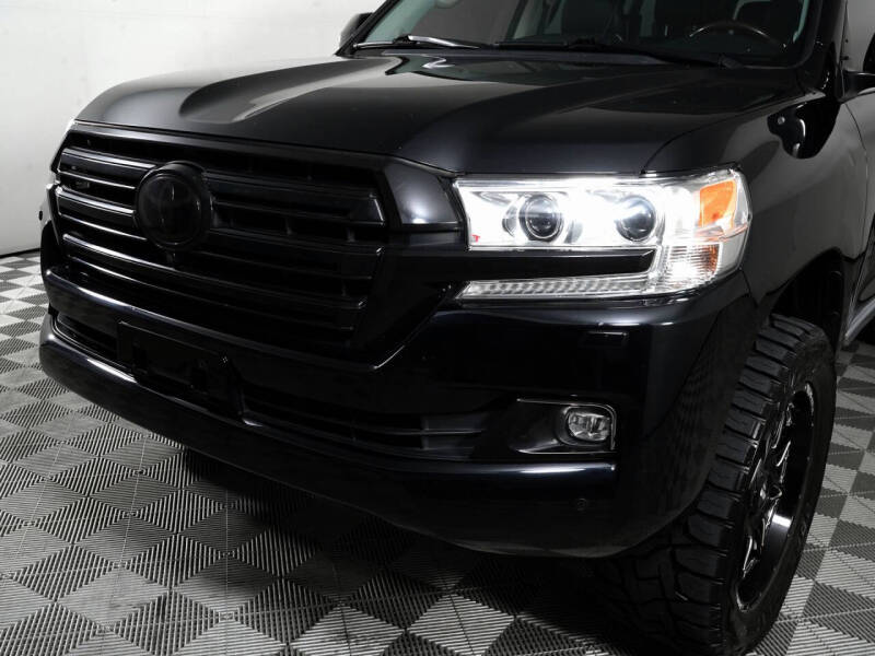 2017 Toyota Land Cruiser