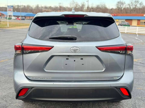 2021 Toyota Highlander LE