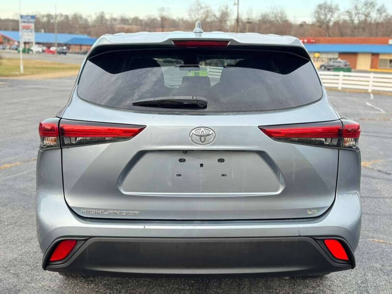 2021 Toyota Highlander LE