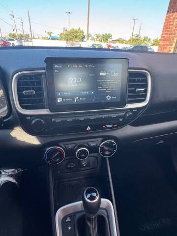 2020 Hyundai Venue SE