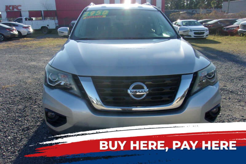 2019 Nissan Pathfinder SV's photo