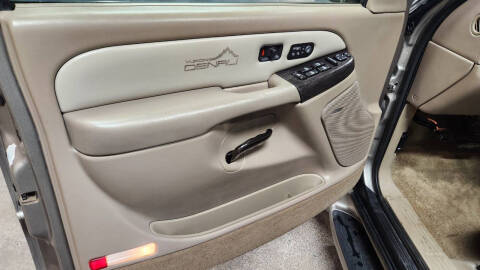 2002 GMC Yukon XL Denali