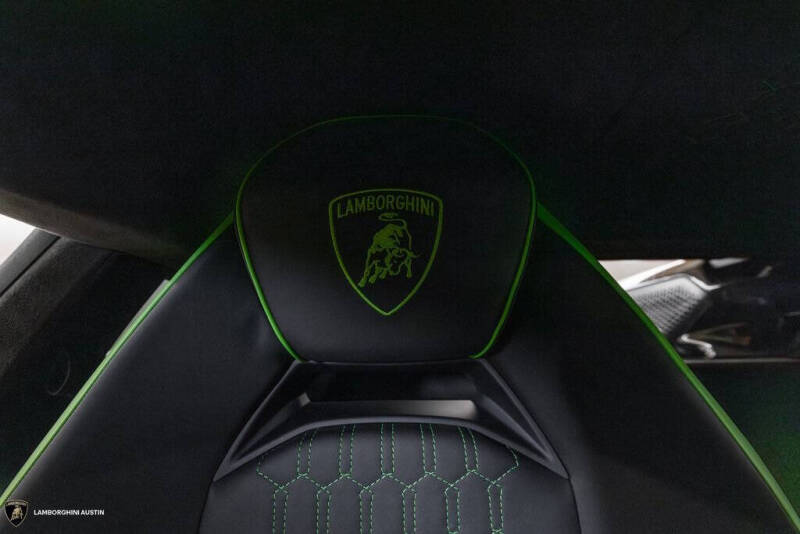 2024 Lamborghini Revuelto