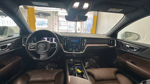 2023 Volvo S60 B5 Ultimate Bright Theme
