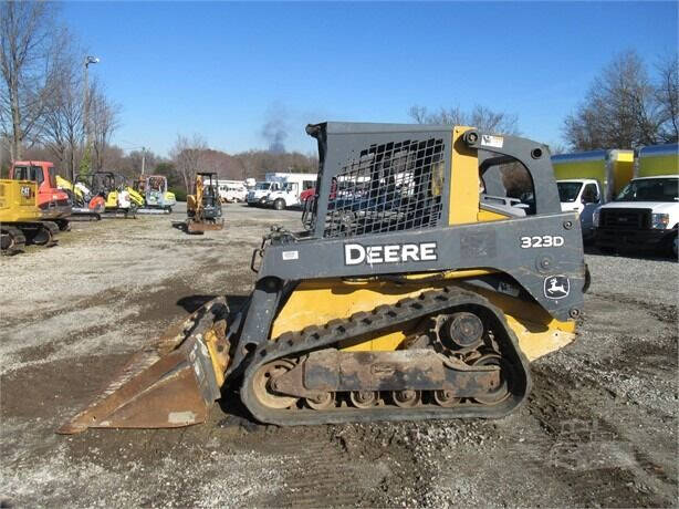 2010 John Deere 323D