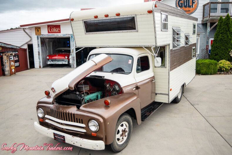 1951 International L-130