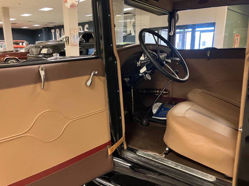 1928 Ford MODEL A TUDOR