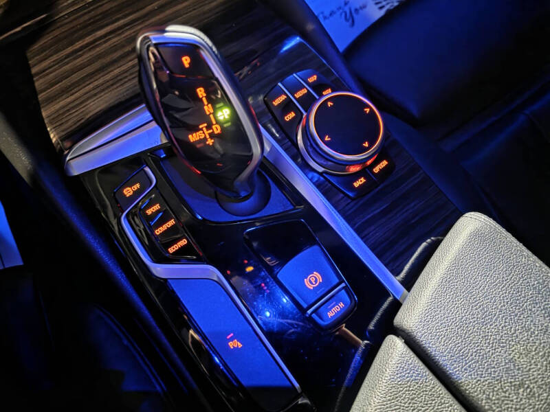 2019 BMW 5 Series 530i