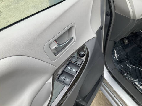 2017 Toyota Sienna XLE 8-Passenger