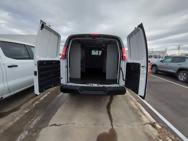 2025 Chevrolet Express 2500