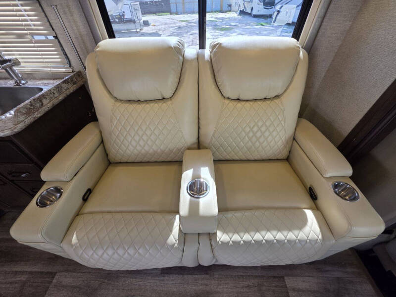 2020 Thor Motor Coach Freedom Elite