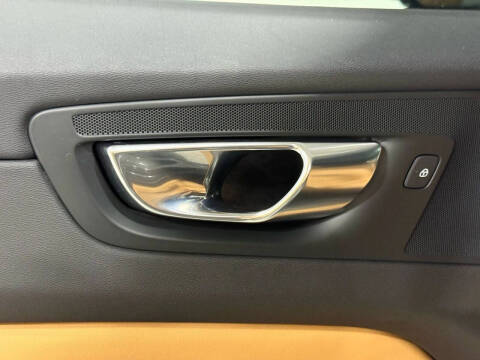 2021 Volvo XC60 Recharge T8 Inscription