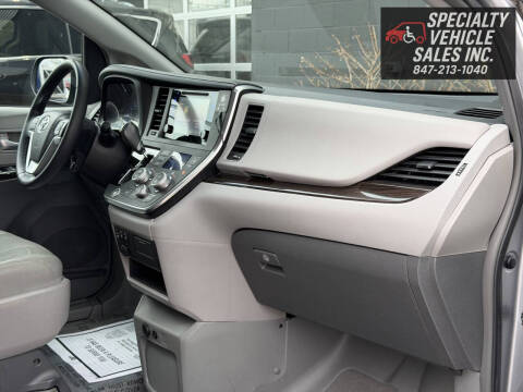 2017 Toyota Sienna XLE 8-Passenger