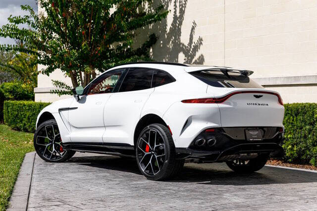2025 Aston Martin DBX 707