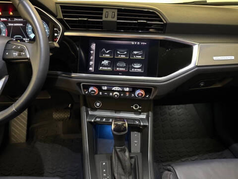 2022 Audi Q3 quattro S line Prem Plus 45 TFSI