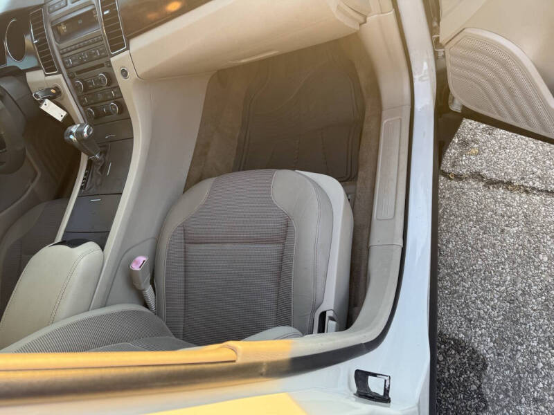 2011 Ford Taurus SEL