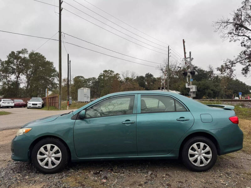 2010 Toyota Corolla LE photo 6