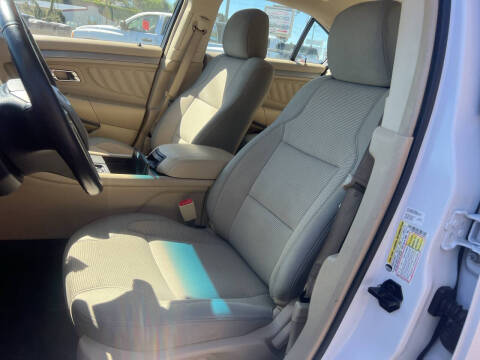 2017 Ford Taurus SEL