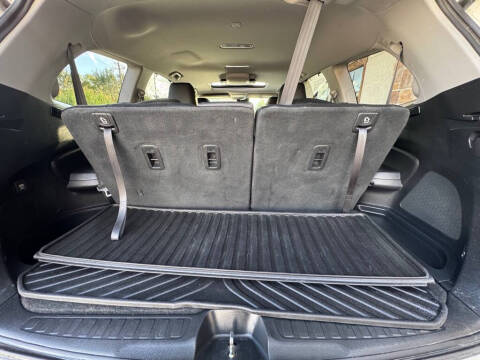 2019 Honda Pilot Touring w/Rear Captain's Chairs