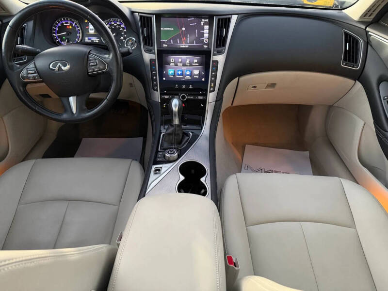 2015 Infiniti Q50 Premium