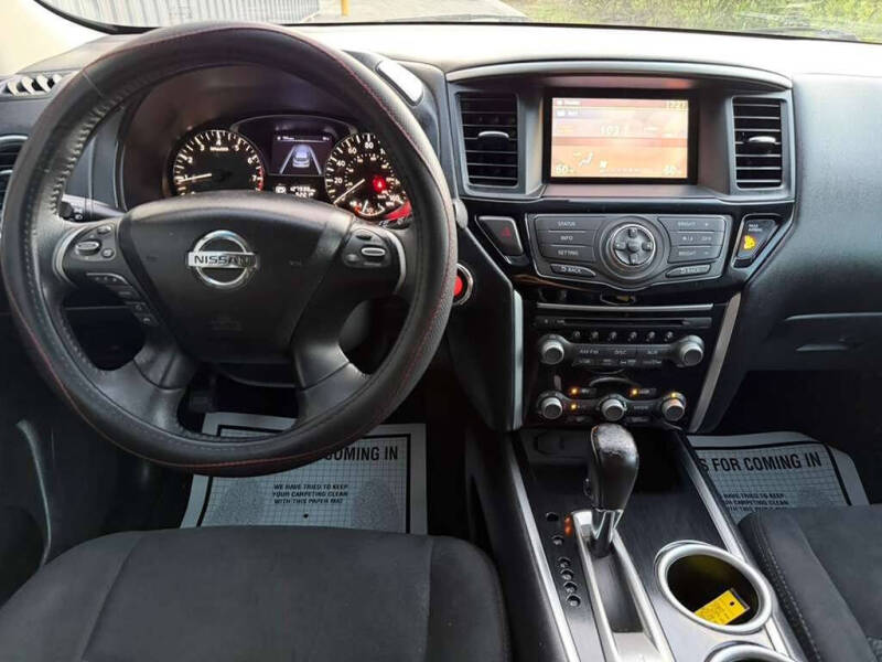 2014 Nissan Pathfinder SV