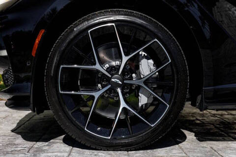 2025 Aston Martin DBX 707