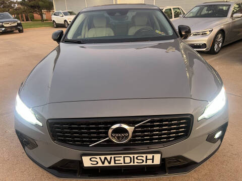 2022 Volvo S60 B5 Momentum