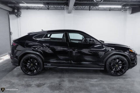 2023 Lamborghini Urus S