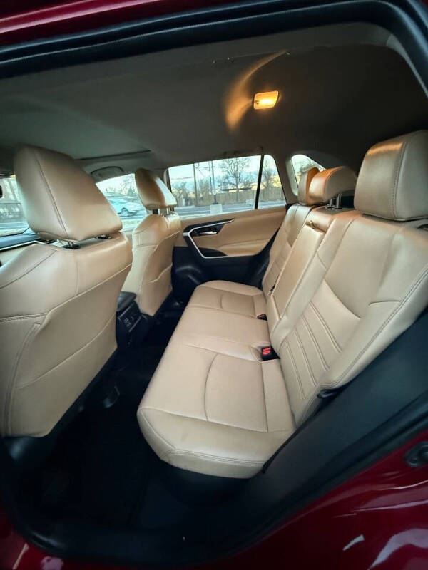 2021 Toyota RAV4 Hybrid XLE Premium