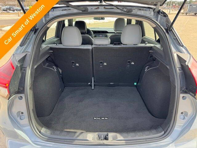 2023 Nissan Kicks SR