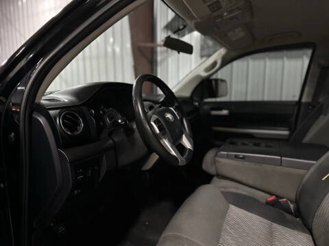 2017 Toyota Tundra SR5