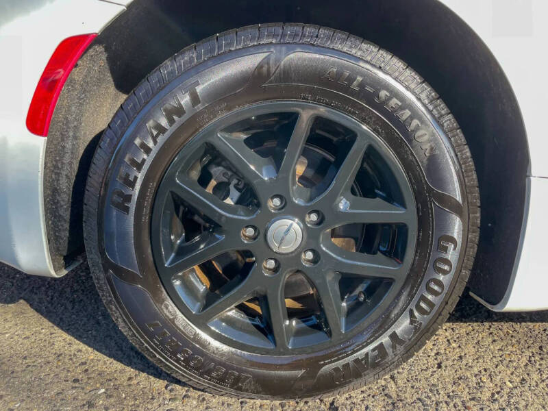 2020 Chrysler Voyager LXi